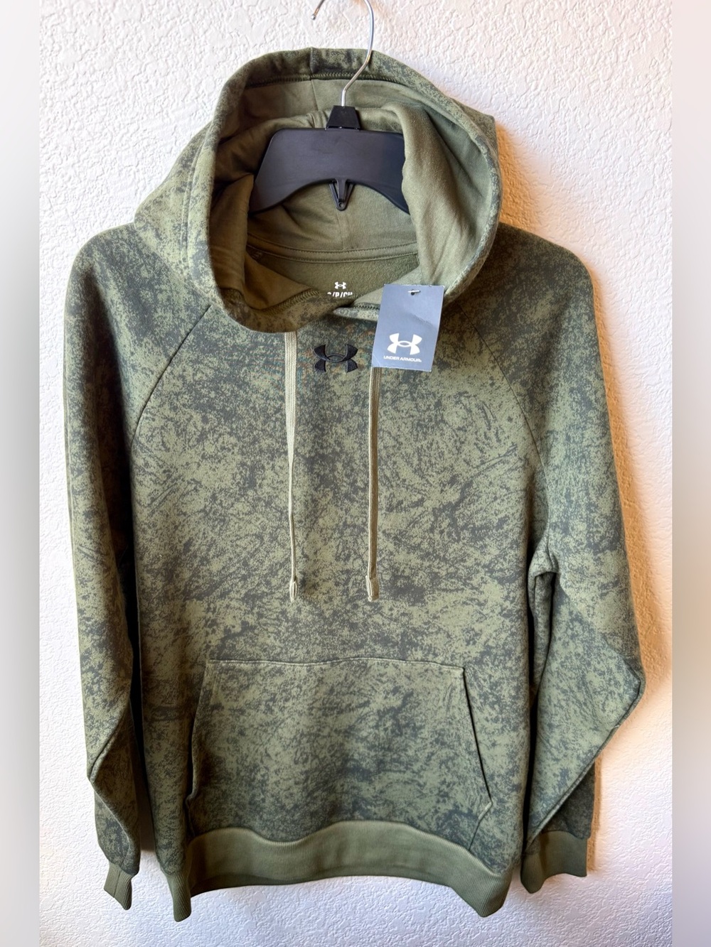 Under Armour Men's Olive Green Camo-Print Pullover Hoodie